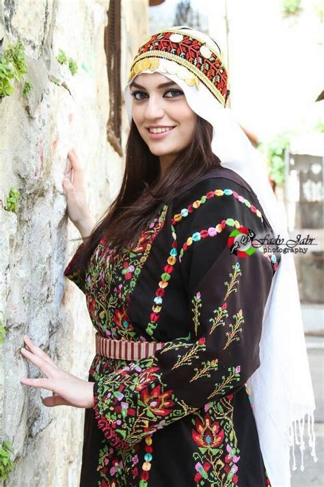 palestinian beauty traditional fashion traditional dresses arab fashion