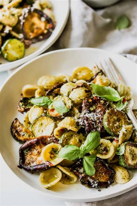 Zucchini Pesto Pasta With Mushrooms Only Takes 30 Minutes Summer