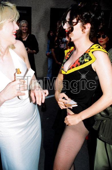 Courtney Love And Mtv Vj Kennedy 1993 Mtv Awards Mtv Awards Peplum