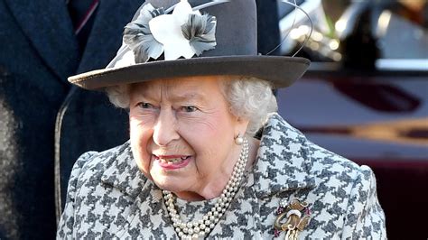 25 fatos sobre a rainha mãe. Coronavírus faz Rainha Elizabeth II abandonar o palácio de ...