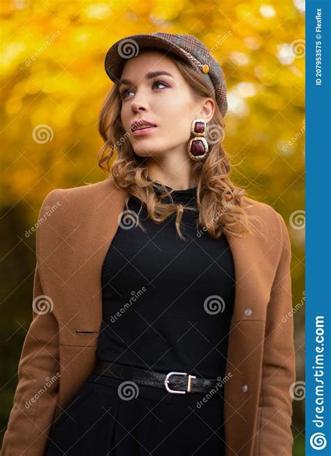 Young Beautiful Woman In Coat And Hat Stock Image Image Of Cozy