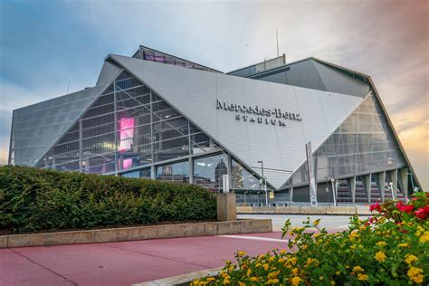 Mercedes Benz Stadium New Atlanta Falcons Football Stadium Discover