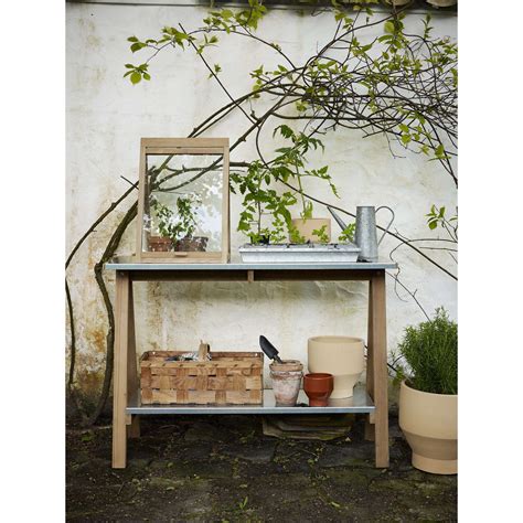 How to use a greenhouse: Object of Desire: A Tiny Tabletop Greenhouse - Gardenista