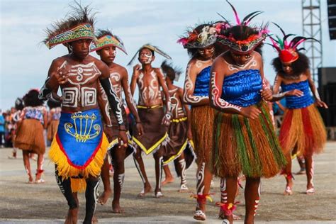 Penjelasan Lengkap 20 Tarian Tradisional Papua Nama Asal Gambar