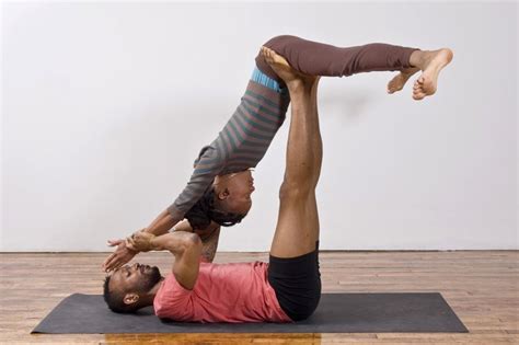 This yoga pose for two people is easy and doesn't require the use of excess strength as it wouldn't mount stress on your hip flexors. AcroYoga Went to my first Acro workshop yesterday... This ...