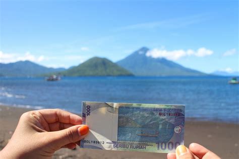 Tunggu aja di ruang tamu bu. Foto Gunung Uang Seribu