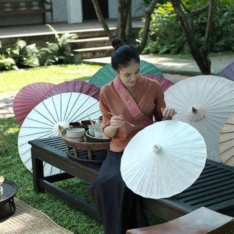 Painting umbrella in Chiang Mai, Thailand | Umbrella painting, Asian umbrella, Umbrella
