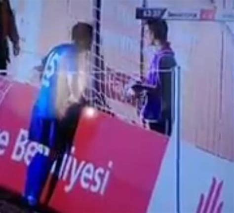 Sivasspor Kalecisi Tolgahan Acar Top Toplay C Ocu Un Zerine Y R D