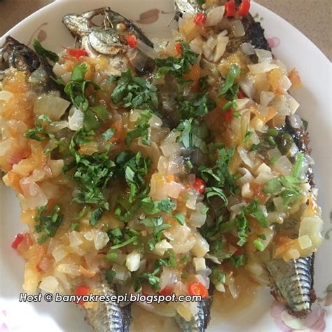 Ikan cencaru masak asam fried fish with special sour sauce. Resepi Ikan Cencaru Masam Manis (SbS) | Aneka Resepi ...