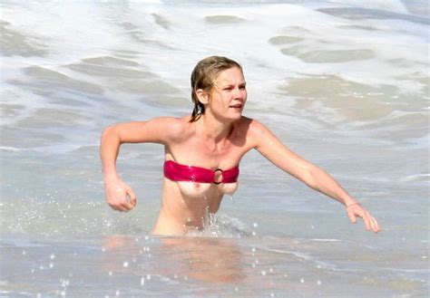 Kirsten Dunst Nude Boobs Swimsuit Slip Hot Nude Celebrities Sexy