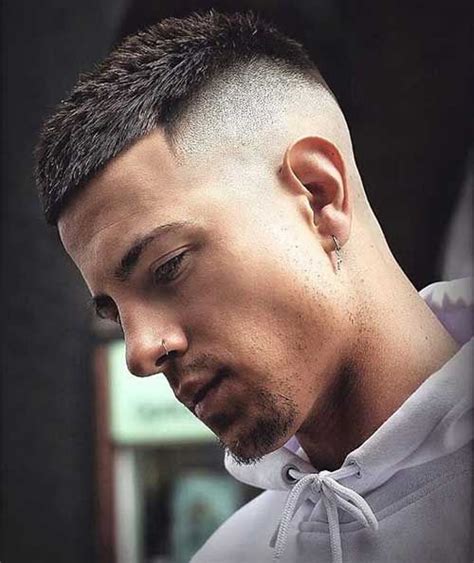 This style combines a ponytail, high fade, and a. 25 Stylish High Fade Haircut Alternatives (2020 ...