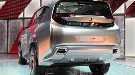 Mitsubishi Concept Gc Phev Full Size Plug In Hybrid Suv Chicago Auto Show