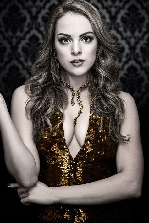 Fallon Carrington Dynasty Season 1 Elizabeth Gillies Queen Liz