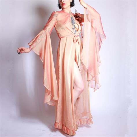 Fashion Clothing Lady Silk Gossamer Dressing Nightwear Dancing Robe Gown China Sexy Sleepwear
