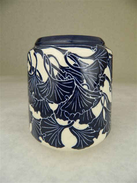 Ginkgo Vase By Ken Tracy Like The Overlapping Leaves Pottery