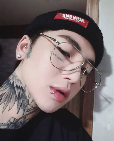 Pin By Hwitaepie On Ulzzang Boy Tattoos Ulzzang Boy Cute Korean Boys