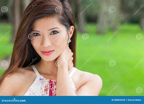 Belle Fille Asiatique Chinoise De Jeune Femme Photo Stock Image Du Fille Magnifique 88884268