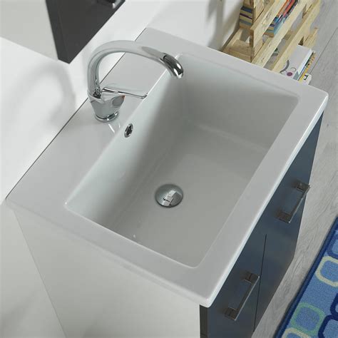 Cerca tutti i prodotti, i produttori ed i rivenditori di vasche da bagno in ceramica: Vasca lavatoio in ceramica 60x50 Danubio :: Jo-Bagno.it