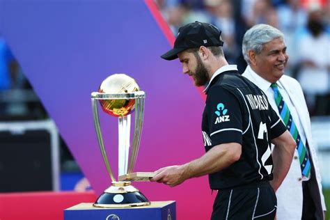 Kane stuart williamson (born 8 august 1990) is a new zealand international cricketer who is currently the captain of the new zealand national team in all formats. Social media salutes Kane Williamson after he dons smile ...
