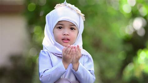 Muslim Child Praying Hhq Law Firm In Kl Malaysia