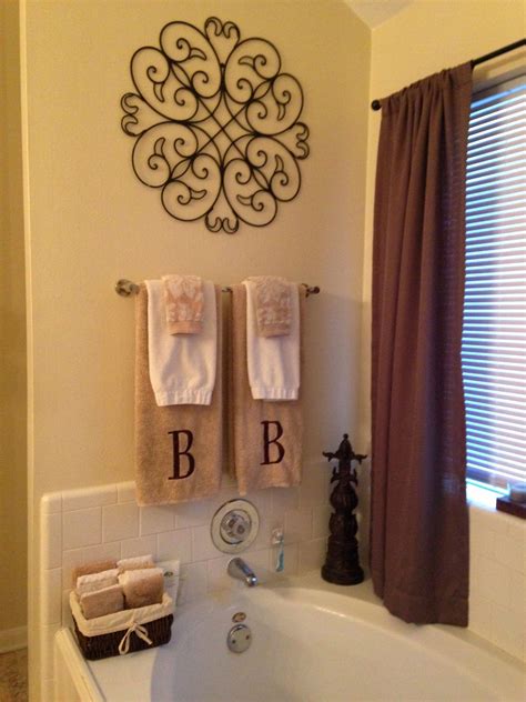 30 Decorate Bathroom With Towels