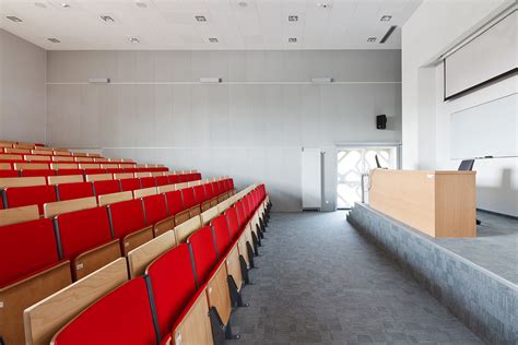 Lecture Hall Auditorium © Pawel Paniczko Arquitetura De Escolas