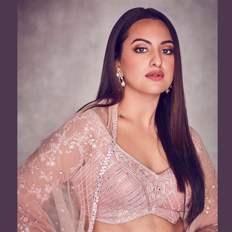 Dabangg 3 Promotions 3 Sonakshi Sinha Makeup Looks For 3 Different