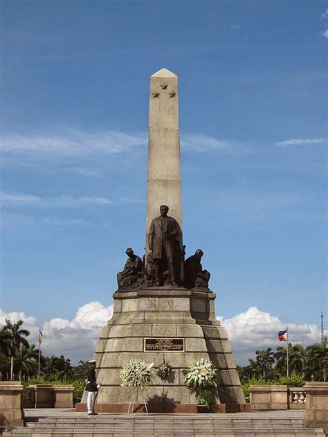 10 Most Famous Travel Destinations In Philippines Rizal Park Manila