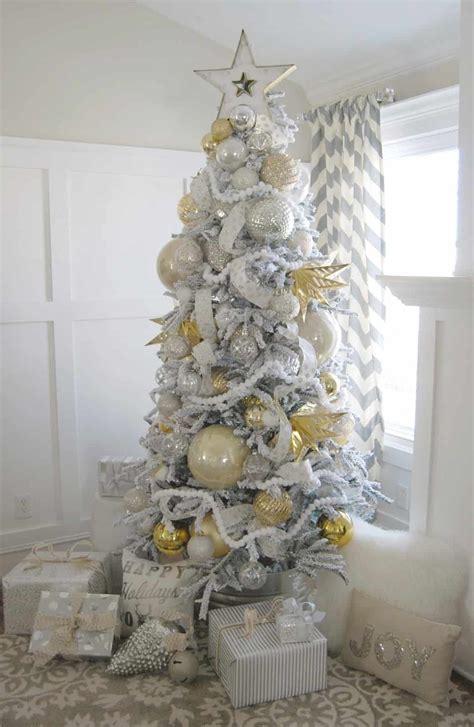 Every season the christmas tree takes center stage. 7 Awesome Tips to Help You Decorate for Christmas This ...