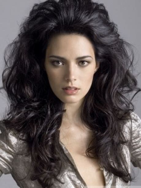We truly know it can be hard to find haircuts for long hair, but we think this one is a winner. Lots of layered haircuts for long hair