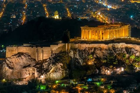 Premium Photo Greece Athens Summer Night Illuminated Acropolis And