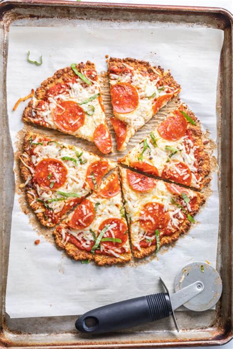 Reheating pizza in the microwave may be fast, but it can leave much to be desired. Crispy Cauliflower Pizza Crust (Keto) | Low Carb Maven