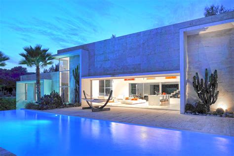Modern Villa With Pool