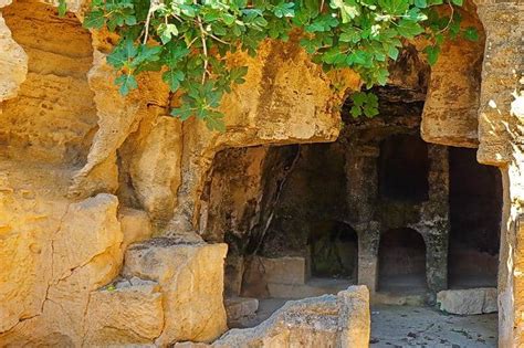 Die schönsten und wichtigsten sehenswürdigkeiten können bei tagestouren oder rundreisen besichtigt werden. Zypern Sehenswürdigkeiten: Die Königsgräber in Paphos ...
