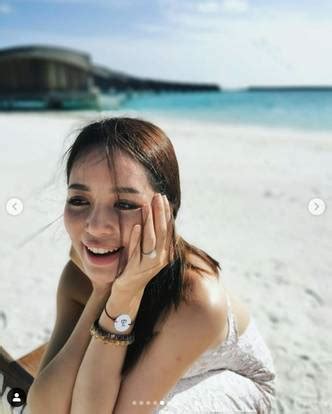He proposed to his girlfriend fay tan while holidaying in the maldives. Former radio DJ Daniel Ong proposes to artist girlfriend ...