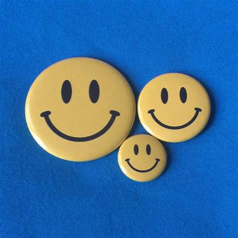 Yellow Happy Face Smiley Face Pin Badge Pinback Button Etsy