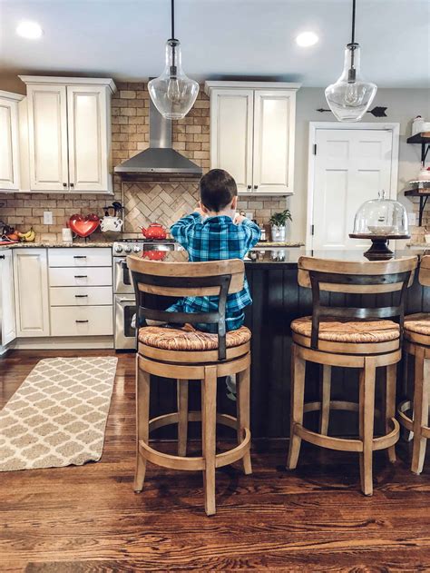 Friday Favorites: Decluttering with Kids, Super Bowl Plans and Tropical