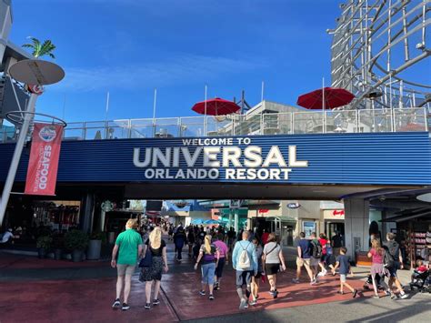Iconic Welcome To Universal Orlando Resort Sign Finally Returns With