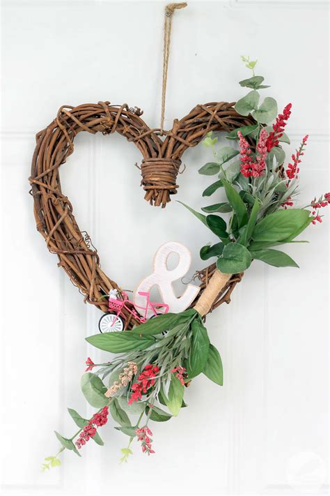 Modern Valentine Wreath Ideas For Large Space Home Decor Ideas