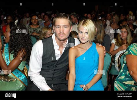 Exclusive!! "One Tree Hill" and "Dawson's Creek" star Chad Michael