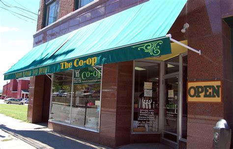 Many young professionals and retirees live in rutland and residents tend to be liberal. Rutland Area Food Co-op - LocalHarvest