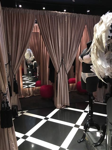 Victoria’s Secret New Bond Street Flagship Temporary Fitting Rooms Hello Flamingo
