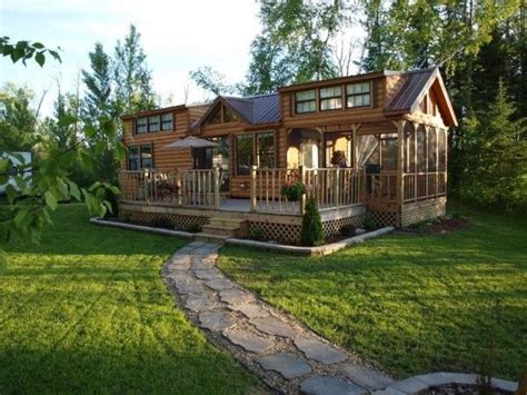 Log home & cabin tours. RV PARK MODEL HOMES - Bing Images | Tiny house big living ...