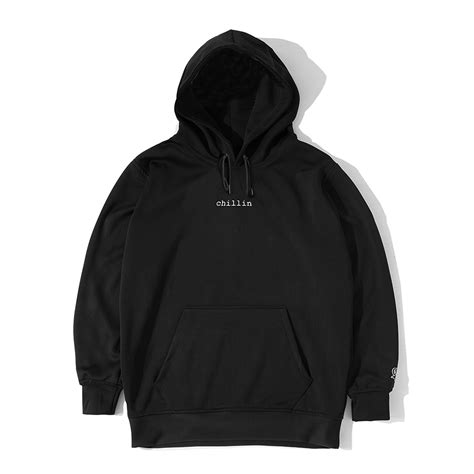 Chillin Basic Hoodie