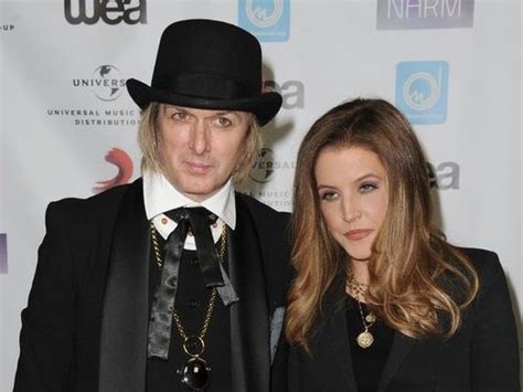 Lisa Marie Presley Accuses Ex Of Stealing ‘millions From Her Canoecom