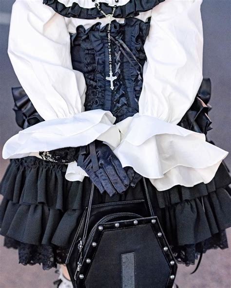 Tokyo Fashion Japanese Gothic Lolita And Visual Kei Fan Yukachin