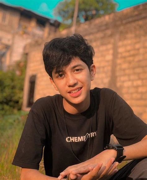 Cogan Cowok Ganteng Instagram