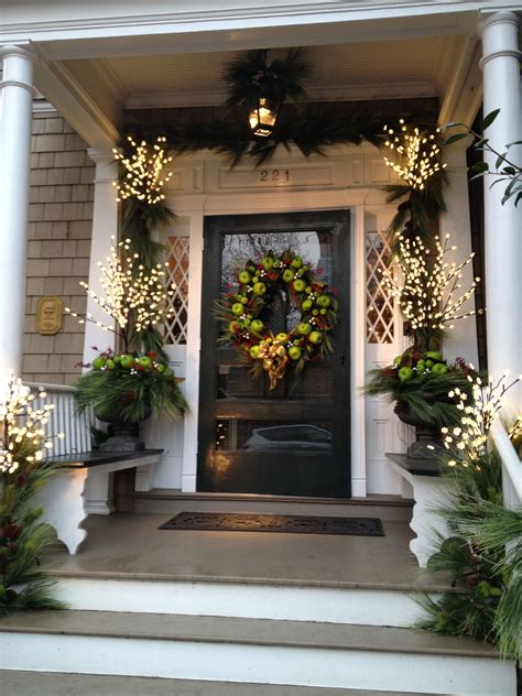 Beautiful Holiday Decor For Front Door In Annapolis Love Holiday