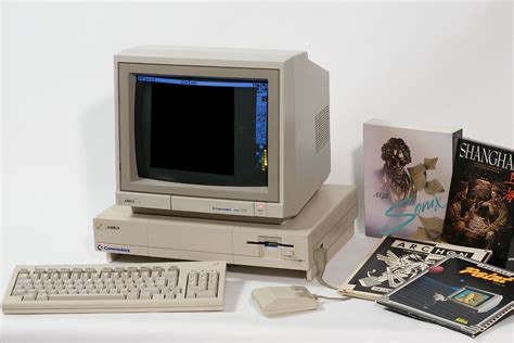Retromobe Retro Mobile Phones And Other Gadgets Commodore Amiga 1985