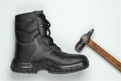 Why Should You Wear Steel Toe Boots At Work